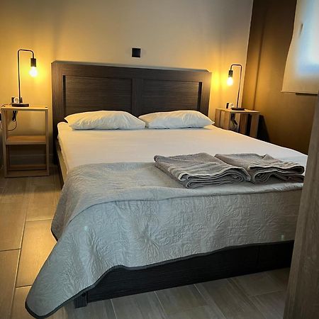Joannas Airport Luxury Rooms Artemida  Exterior photo